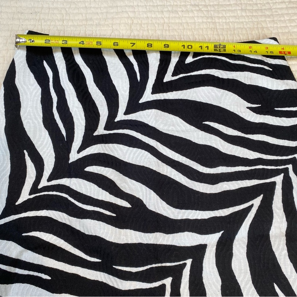Talbots Petite Zebra Print Pencil Cotton Skirt Size 8P Lined Vent Knee Length - Picture 13 of 13